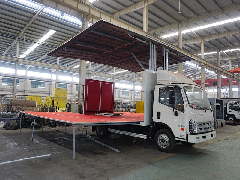 福田康瑞H2系列舞台车