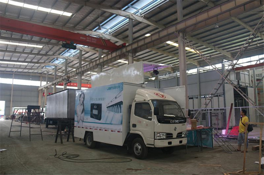 东风多利卡18平米流动舞台车